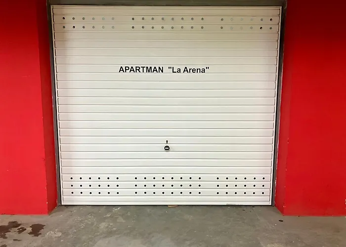 Delux Apartment La Arena With Private Garage