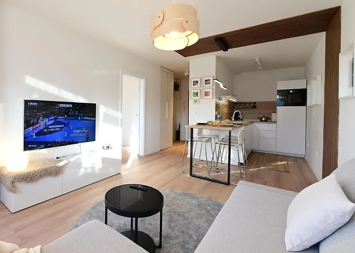 Delux Apartment La Arena With Private Garage
