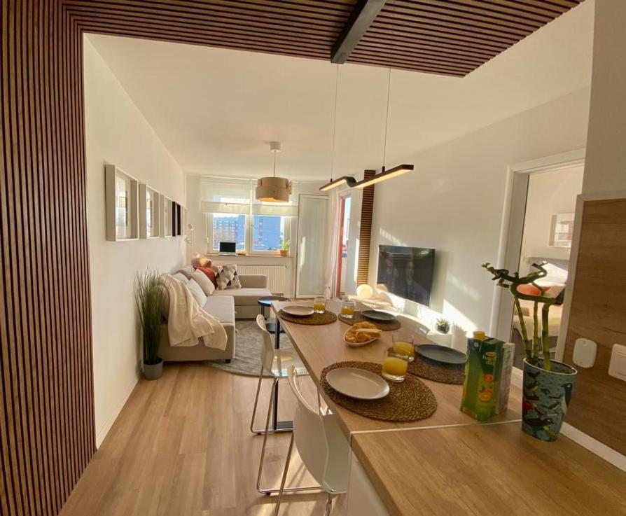 Delux La Arena With Private Garage *