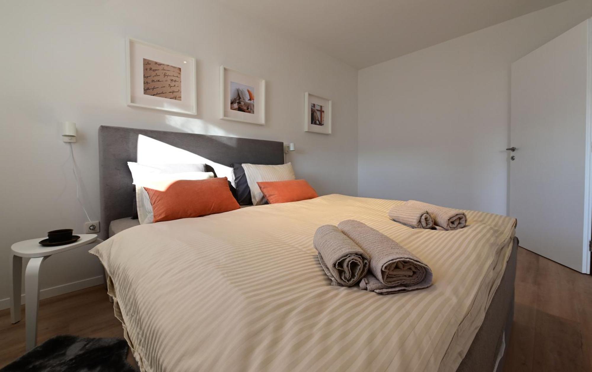 Delux La Arena With Private Garage *