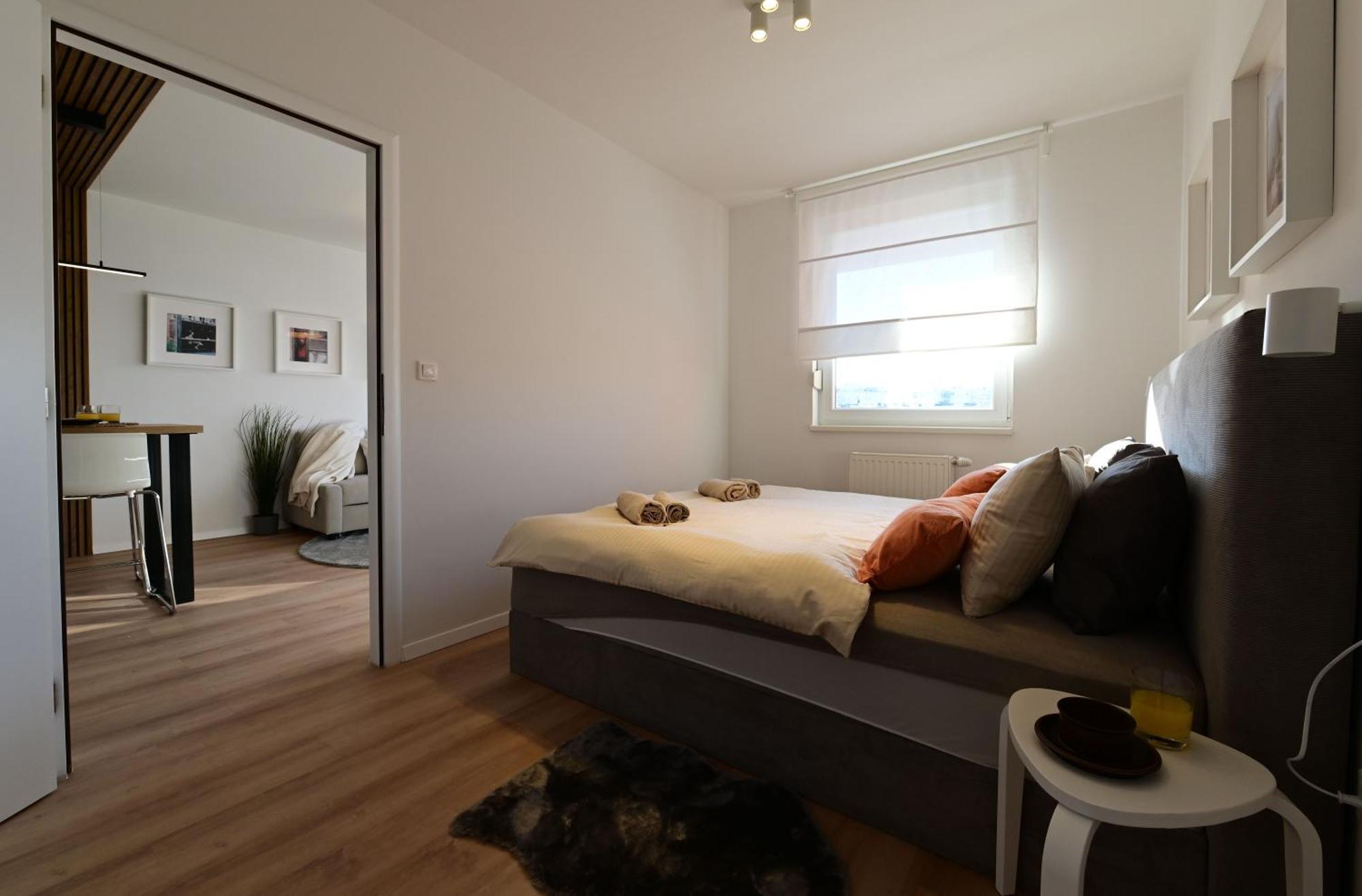 Delux La Arena With Private Garage Apartment