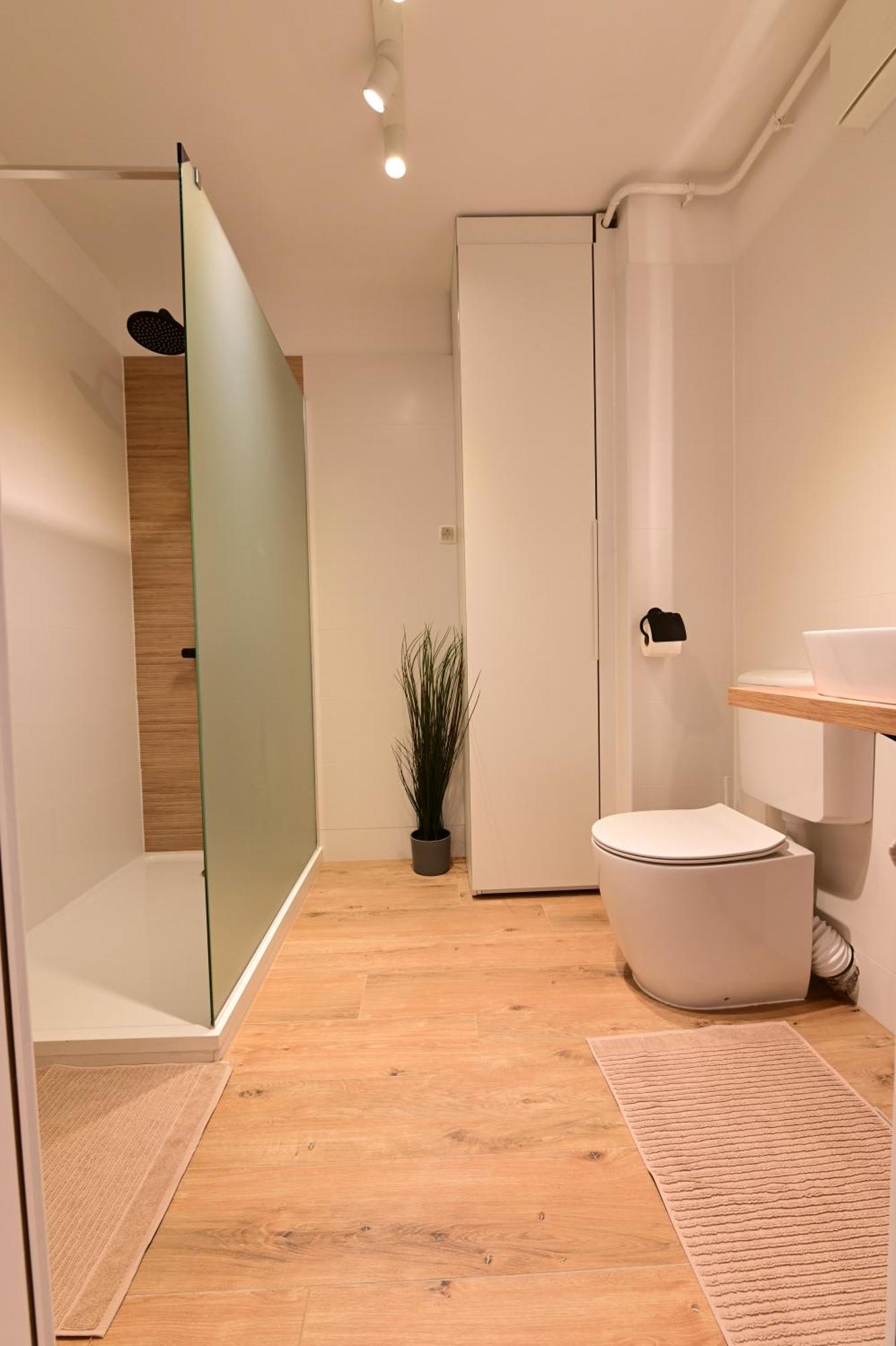 Apartment Delux La Arena With Private Garage
