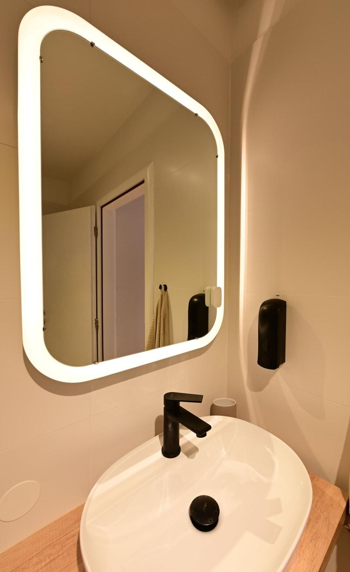 Apartment Delux La Arena With Private Garage