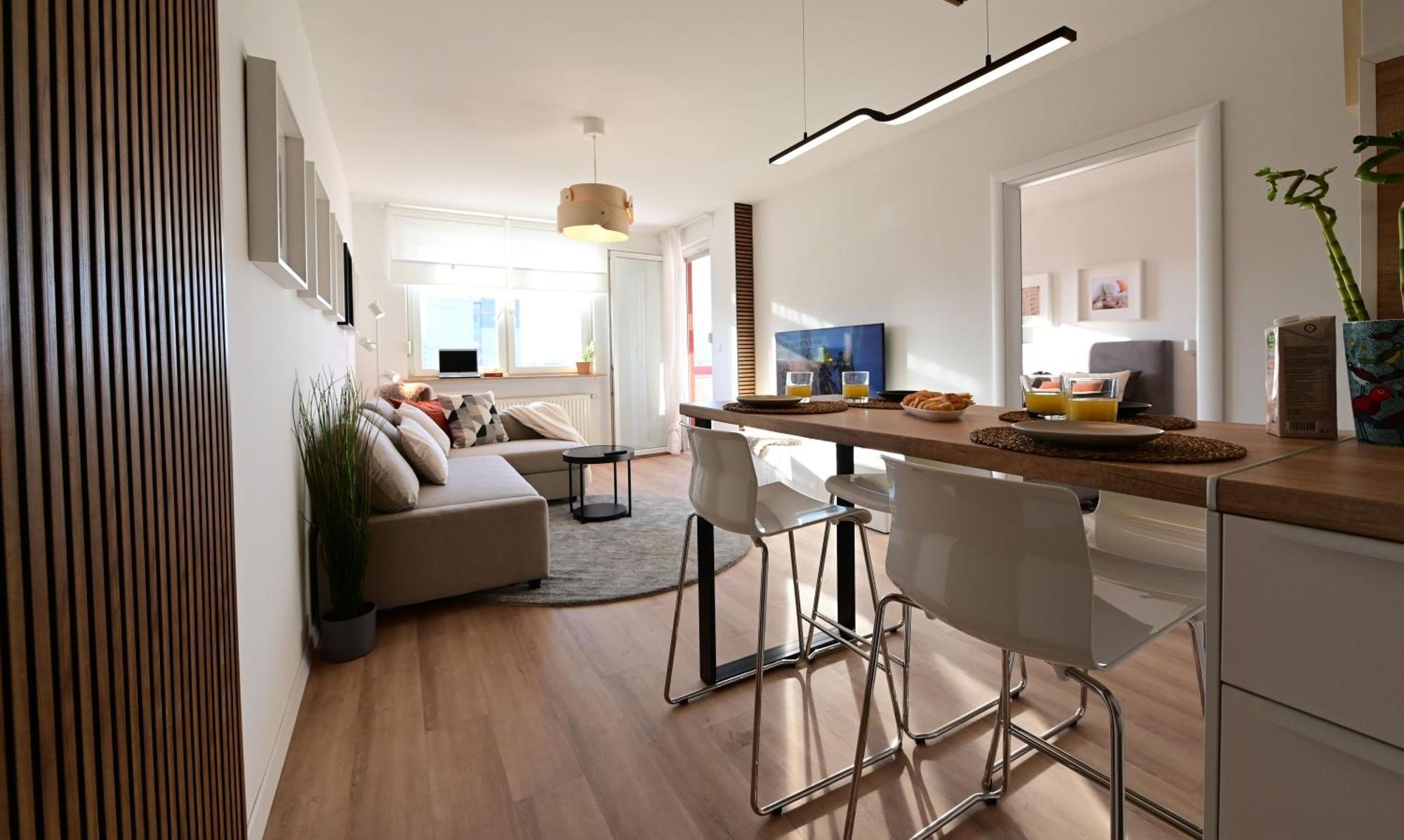 Delux La Arena With Private Garage