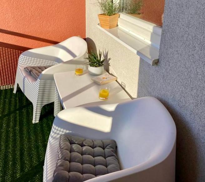 Delux La Arena With Private Garage Apartment *